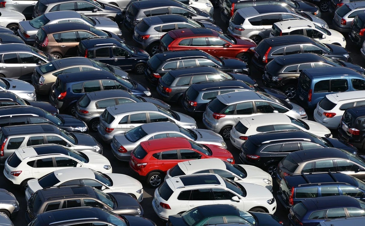 单日新增报废1.3万份 “以旧换新”助力8月新能源环比增长17%